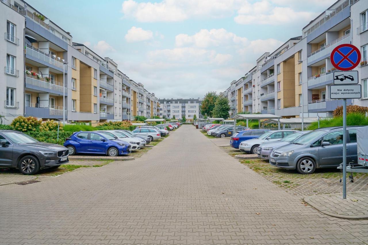 Apartment Comfortable & Cozy With Balcony - Klimasa By Renters *