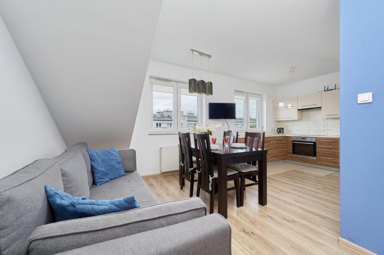 Comfortable & Cozy With Balcony - Klimasa By Renters *